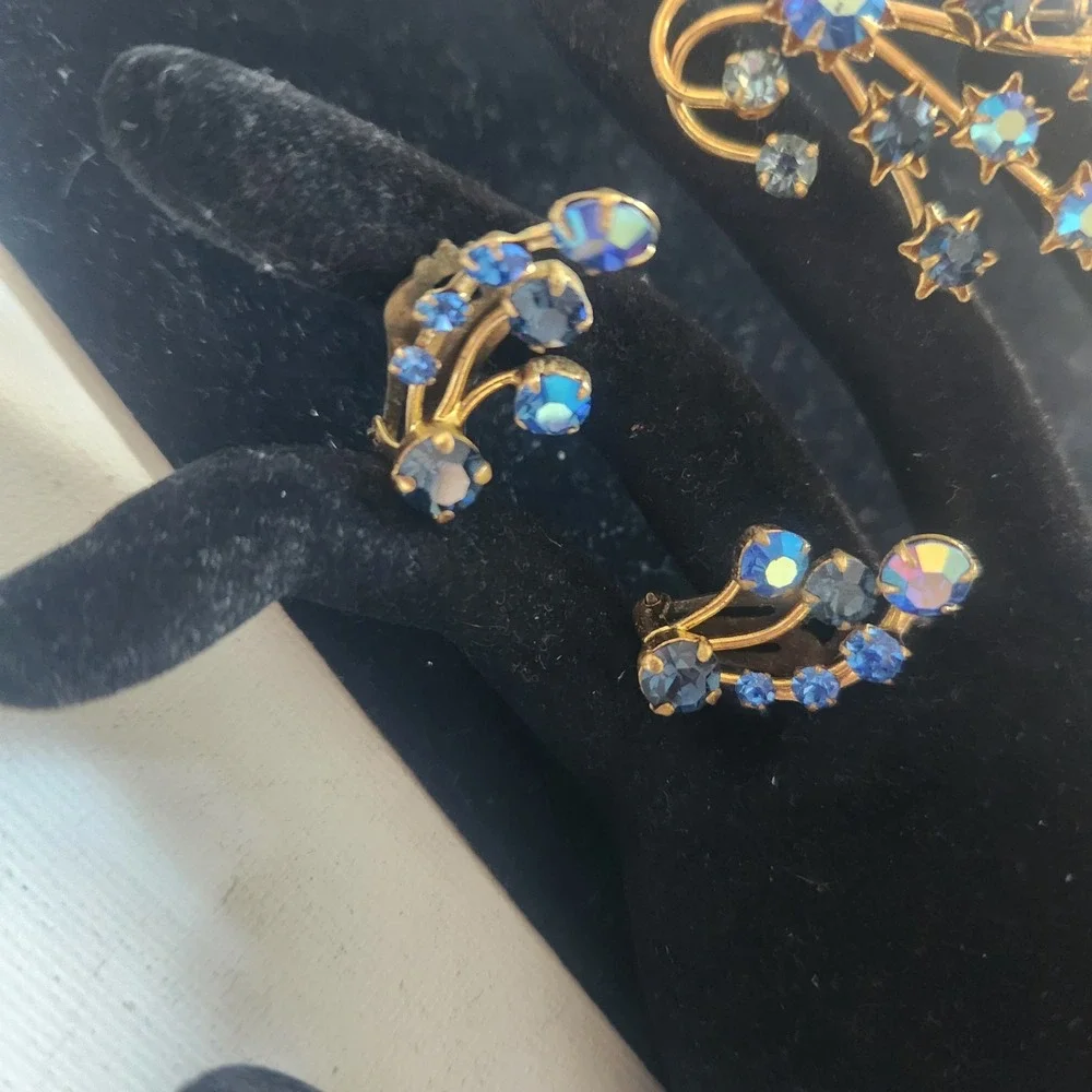 Vintage Blue Aurora Borealis‎ Shooting Star Brooch and Clip On Earrings Set